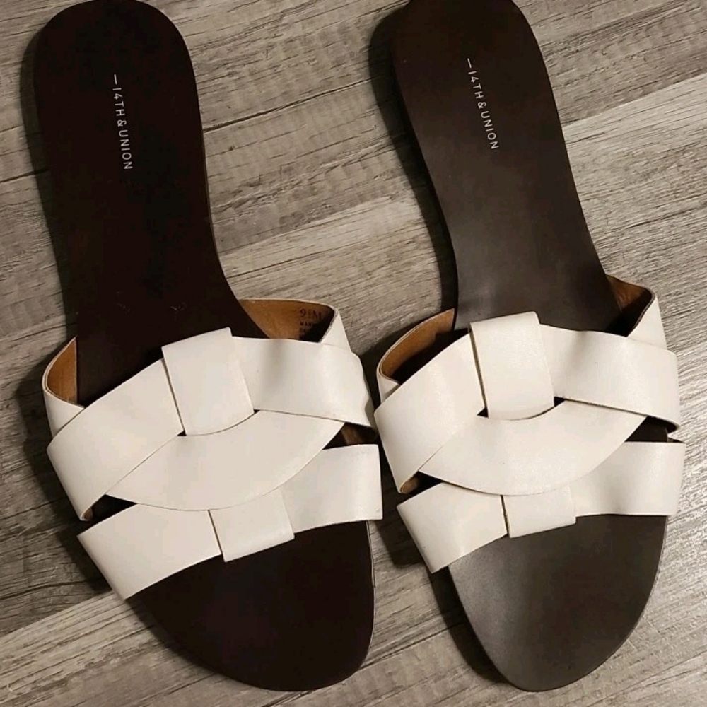 14th & Union White Slide Sandals